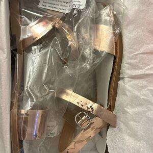 NWT Steve Madden Donddi Rose Gold Sandals Size 10